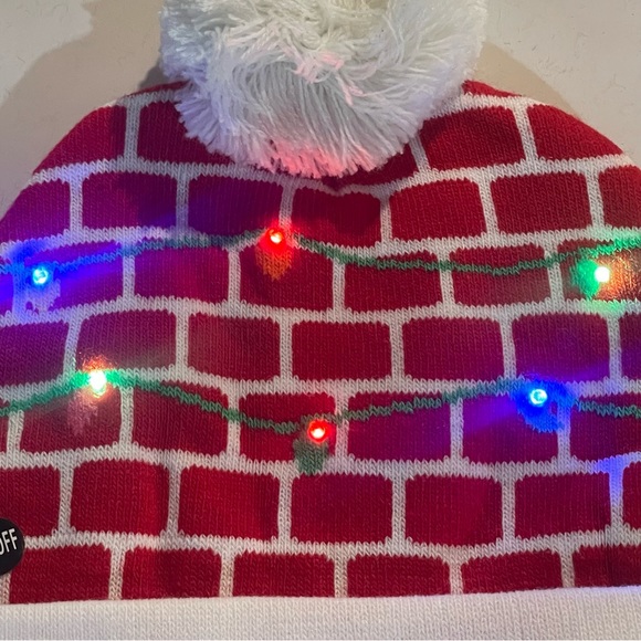 LED Merry Christmas Light Up winter hat - Picture 5 of 6